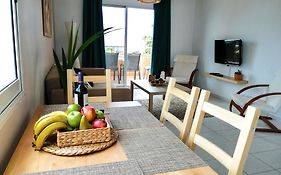 Top Seaview Apartment In Peyia