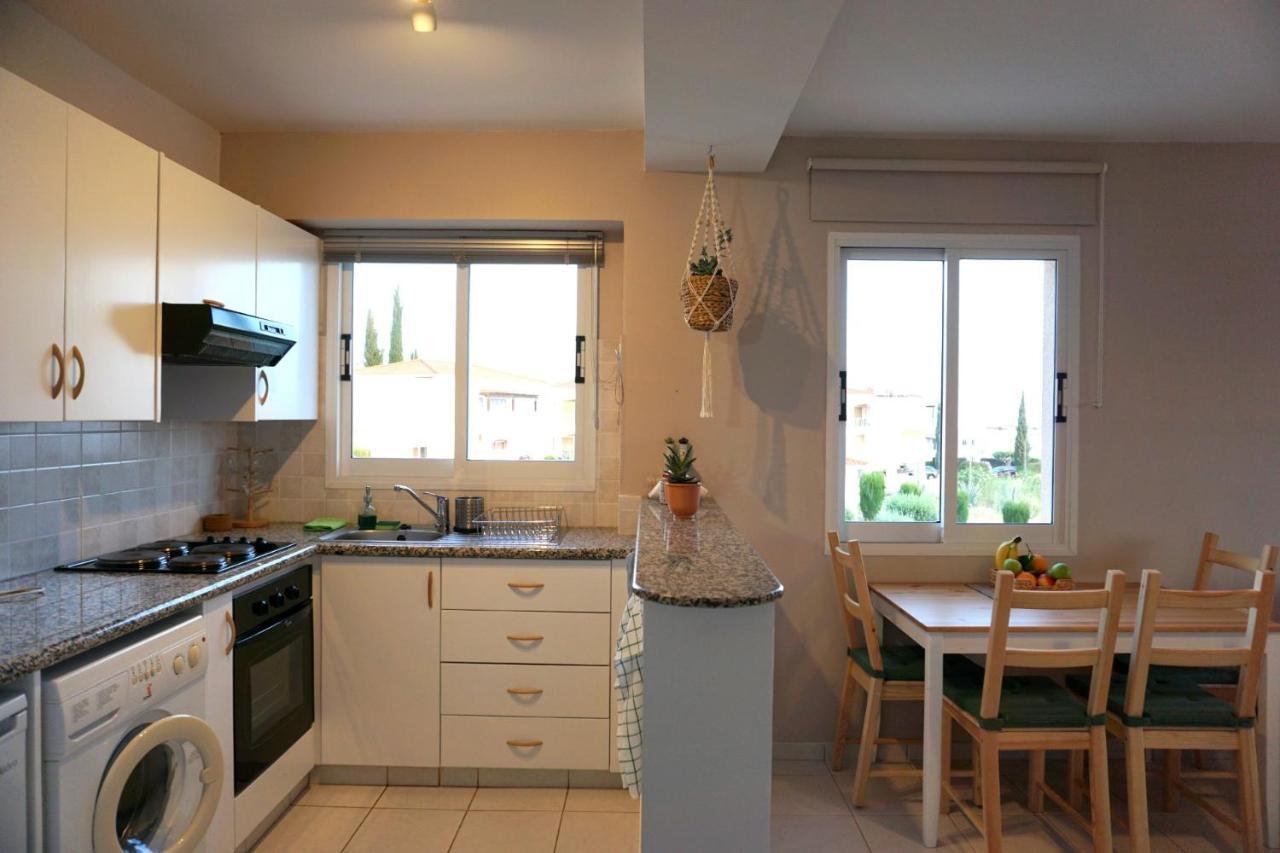 Top Seaview Apartment In Peyia Exterior photo
